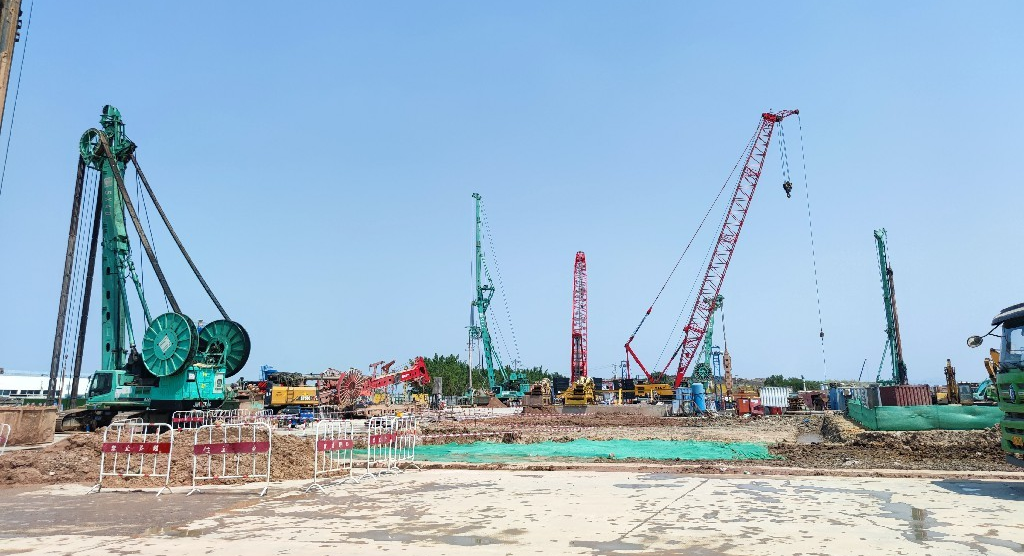 金泰抓鉆銑設備馬力全開，匯戰“羊城花冠”白云機場T3航站樓